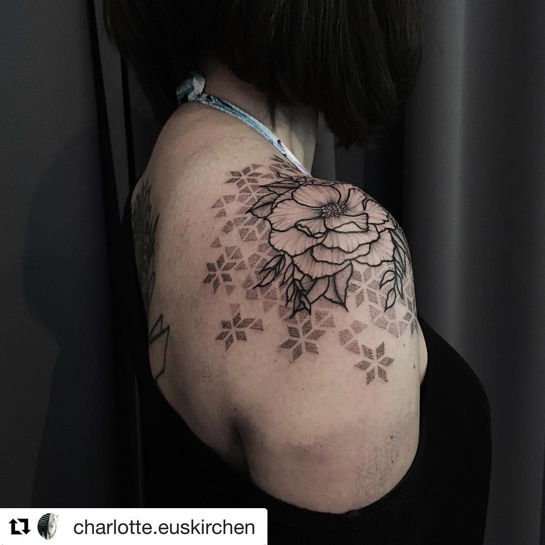 #Repost @charlotte.euskirchen with @get_repost
・・・
One of the first tattoos done