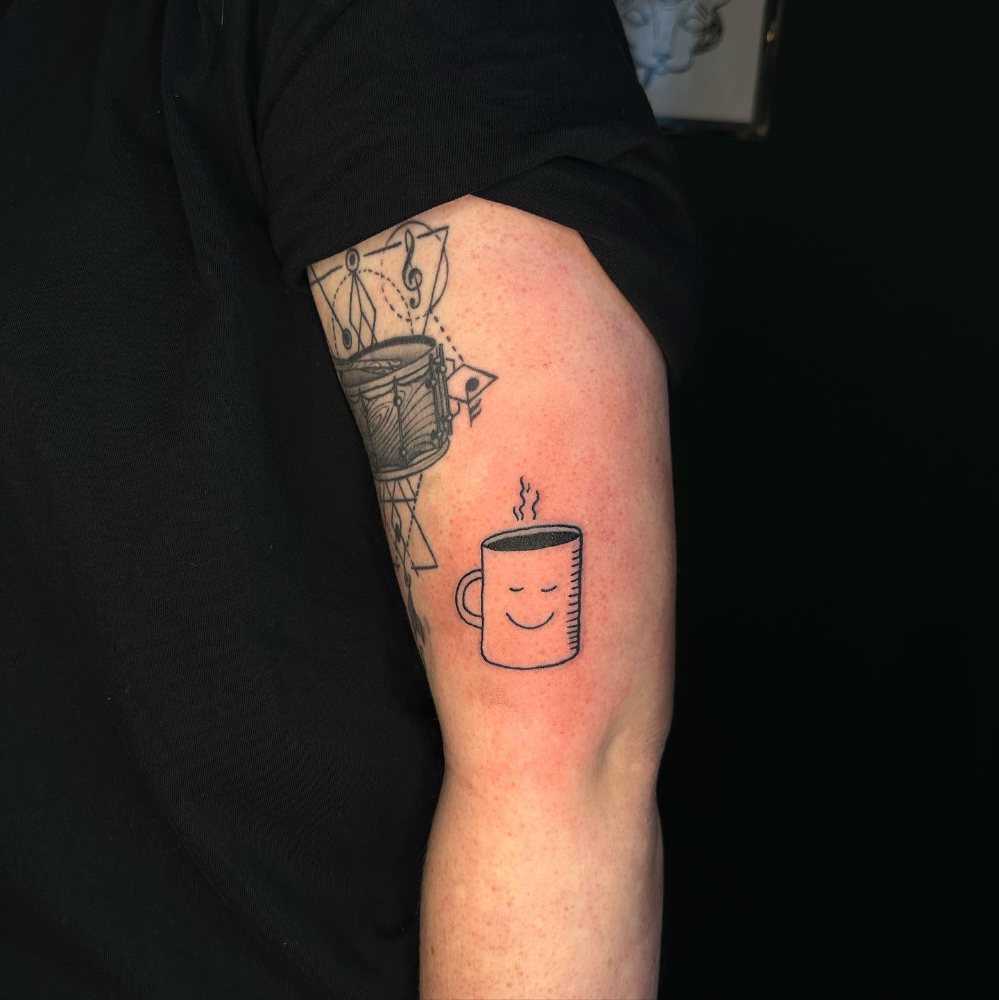 _coffee lovers_ 
.
.
#flash #flashtattoo #tattoo #tattoos #coffee #coffeelover #