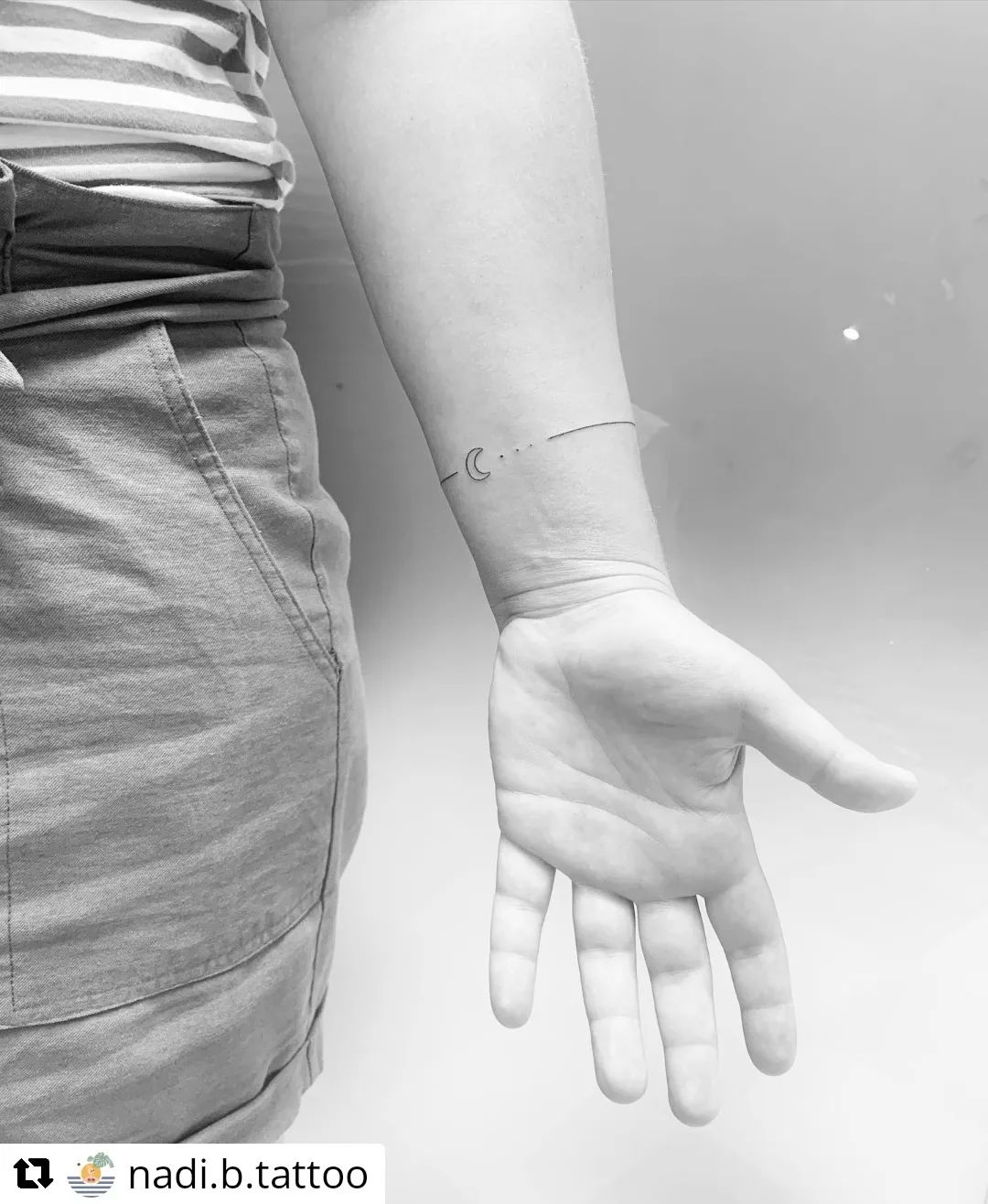 Von @nadi.b.tattoo
• • • • • •
 ARM RING LOVE

#handpoked #nomachine #handpoke #